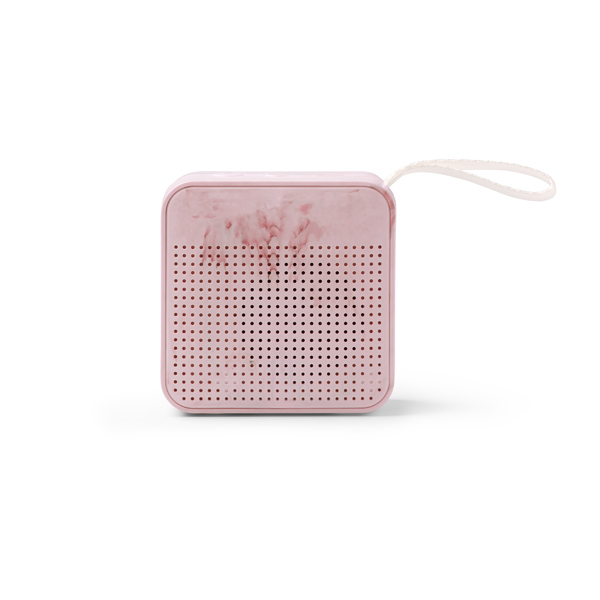 Altavoz inalámbrico recargable realizado a partir de materiales reciclados: cuerpo a partir de tapones de botella y asa de transporte en poliéster RPET ZOYA de poliéster reciclado y poliéster